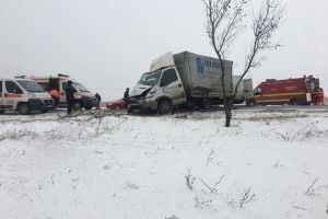 Accident pe DN 25, cu victime încarcerate
