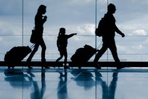 România se goleşte: Din 2007 până în 2017 au plecat din ţară 3,4 milioane de români