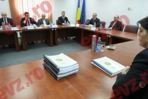 Atac necruţător la şefa DNA: „Măi, #IMPOSTOARE sinistră, cum poţi să MINȚI în halul ăsta?”