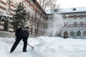 Firea le dă apă la moară elevilor din Dâmboviţa!  Au apărut petiţii online are cer închiderea şcolilor