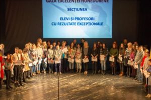 Olimpicii şi sportivii hunedoreni, premiaţi de Consiliul Judeţean