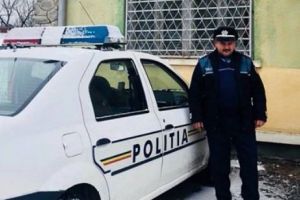 Doi copii scoşi din flăcări de un poliţist aflat în timpul liber