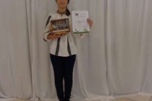 Eleva Georgiana Mătieş, acceptată la TU Delft la inginerie aerospaţială, predă voluntar astronomie şi astrofizică liceenilor