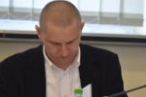 Activitate blocată în toate direcţiile de asistenţă socială? Aleşii Reşiţei suflă şi-n iaurt când e vorba de Guvern!