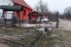 VIDEO. La Păltiniş, adevărul e dincolo de… gard! Consiliul Judeţean promite să aplice legea!