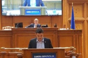 Sergiu Vlad (USR): „Fostele proprietăţi ale comunelor politice să revină cetăţenilor”
