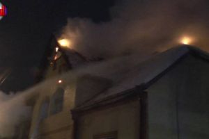 Dramă la Rădăuţi: un bătrân carbonizat, o familie rămasă fără casă în toiul iernii ...