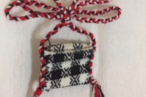 Expoziţie cu mărţişoare lucrate de elevi, părinţi sau bunici, la Straja