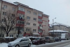 Amenzi de până la 2.000 de lei din cauza ţurţurilor de pe clădiri