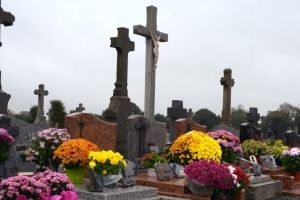 Clipe de GROAZĂ pentru o femeie în ziua când trebuia să-şi ÎNMORMÂNTEZE mama. Ce a păţit