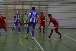 Foştii campioni amână plasarea lanternei roşii