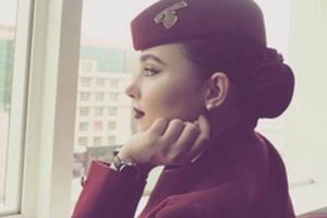 FOTO: Ionela Morariu, o tânără frumoasă din judeţul Alba şi-a îndeplinit visul de a zbura şi a ajuns stewardesa la Qatar Airways. Povestea drumului ei către nori