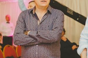 Se ingroasa gluma in cartierul lui Radeanu. Clientii striga: “Demoleaza blocul si plateste-ne despagubiri”