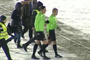 BATJOCORIȚI de FRF. 10.000 de oameni au fost ţinuţi într-un GER CUMPLIT. Meciul Hermannstadt - FCSB a fost AMÂNAT 