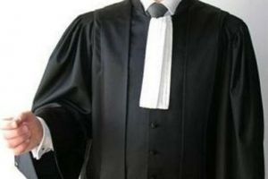 Fost poliţist, condamnat la amendă penală, pentru că se dădea drept avocat