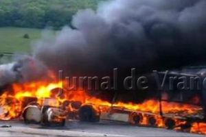 ULTIMĂ ORĂ: Doi moldoveni, în stare gravă după ce au ars în cabina unui TIR, la Goleşti