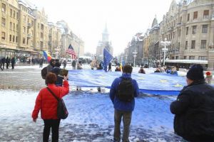 Au intins Marele Steag al Uniunii Europene in centrul Timisoarei