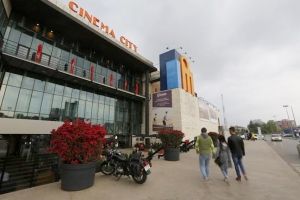 Cel mai important centru comercial din Timisoara pregateste 1.500 de cadouri pentru doamne 