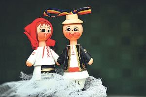 Istoria mărţişorului şi credinţele populare româneşti: “Sfinte soare , sfinte soare , Dăruiescu-ţi mărţişoare