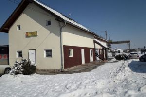 Persoane fără locuinţe, care au stat în frig, aduse de la Urgenţe, de pe străzi sau din gară la Aşezământul Social Filantropia din Alba Iulia