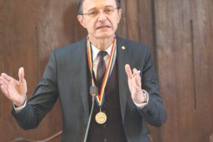 FOTO: Academicianul Ioan A. Pop, o poveste atrăgătoare a Marii Uniri