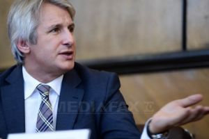 Ministrul Teodorovici, propunere incendiară pentru cei care îşi plătesc prejudiciile din dosarele penale: Nu cred că a duce oamenii în puşcărie este o soluţie