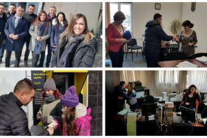 FOTO. Social-democraţii din Alba au păstrat tradiţia şi în acest an de 1 martie: Cu mărţişoare la doamne şi domnişoare