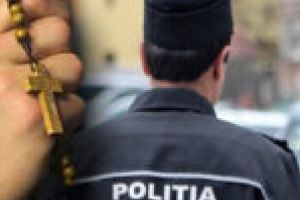DUMNEZEIASCĂ! Poliţist bătut de un popă! Preotul cărăşean a ajuns pe mâna procurorilor!