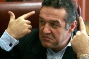 Gigi Becali, după ce FCSB a pierdut cu 3-0 la Sibiu. Le-a cerut jucătorilor să se dea la o parte