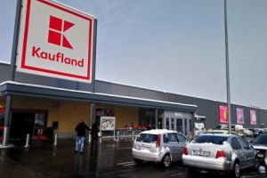 20.000 lei amendă pentru şoarecele din vitrina Kaufland