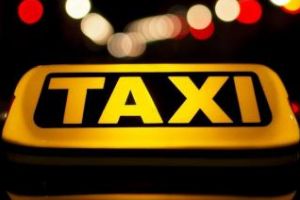 O clujeancă acuză un taximetrist că a scuipat-o: Sa i se suspende autorizatia / UPDATE: L-am dat afară!