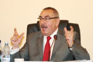 CJ Hunedoara nu finanţează anul acesta proiecte sociale. Preşedintele instituţiei declară însă că situaţia este doar una aparentă