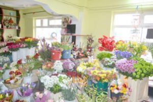 Florăresele din Vaslui, cam dezamăgite de 1 martie