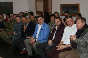 Cronica unei prezentări drepte în faţa ministrului cu soldaţi liberali la datorie