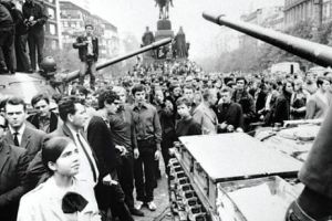 O primăvară politică de acum 50 de ani. Istoriile lui Alex Ştefănescu