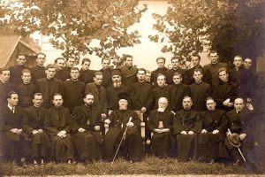 Oradea ieri, Oradea azi: Cândva Academie Teologică Ortodoxă, în prezent o facultate cu tot mai puţini studenţi