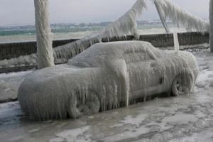 Ploaia îngheţată se abate asupra României. Cât de periculos este fenomenul