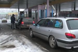 Hazliu la frontieră: Un bărbat a încercat să intre în ţară, prin Borş, la volanul unui Citroen, deşi nu are permis!