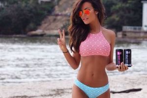 Îmbrăcate în bikini MINUSCULI, fac furori pe internet. Cum arată cele mai OBRAZNICE femei din lume. Galerie FOTO 18+
