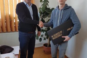 Elev olimpic, premiat de primarul din Rifov
