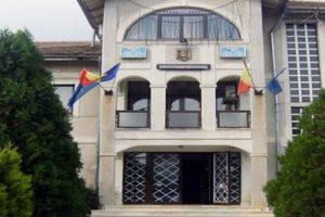 Măruţă la mare căutare la Primăria Bascov. Angajaţii au cheltuit aproape un miliard de lei pe SMS-uri în emiunea lui Măruţă
