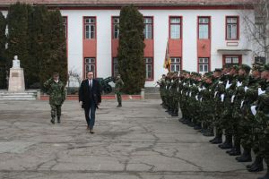 Ministrul Apărării, la Brigada Mecanizată. În ce misiune vor pleca militarii