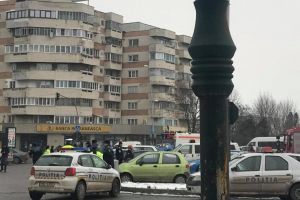 Colet suspect la Policlinica Veche. Au venit pirotehniştii