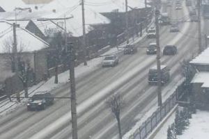 Drumul spre Aeroportul Cluj acoperit de zăpadă - FOTO