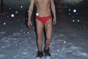 Alergare in slip, la Timisoara. Echipament: prosop, ceai si vointa