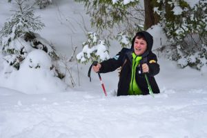 Zăpada de peste un metru nu împiedică acţiunile de monitorizare a carnivorelor mari