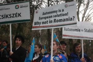 Recunoaşterea “Regiunii Mureş Autonome Maghiare”, cerută la Marşul Secuilor din 10 martie!