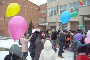 Petrecere cu baloane la aniversarea celor 25 de ani ai Școlii Gimnaziale “Ion Creangă”