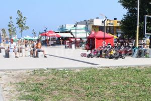 Constanta. Operatorii economici care au desfasurat in sezonul estival 2017 activitati de comert de intampinare datoreaza taxa de amplasament