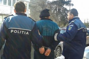 Cei doi bărbaţi care şi-ar fi abuzat nepoţii, arestaţi preventiv